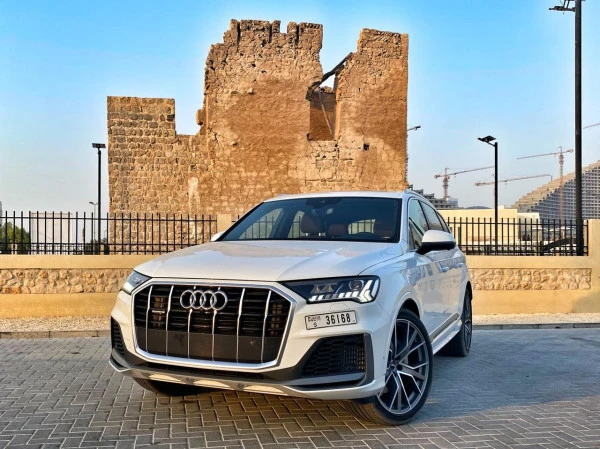 Audi Q7 (Белый), 2020