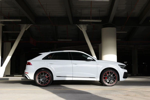 Audi Q8 55TFSI quattro (White), 2022