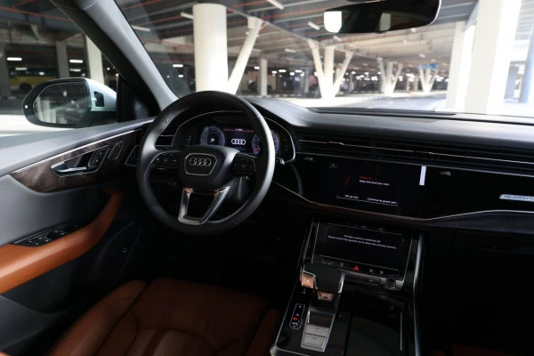 Audi Q8 55TFSI quattro (White), 2022