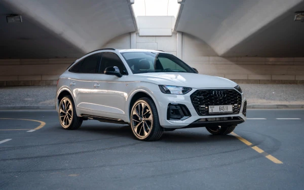 Audi Q5 Sportback (White), 2025