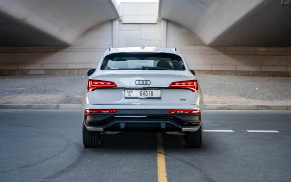Audi Q5 Sportback (White), 2025