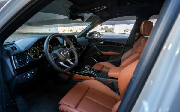Audi Q5 Sportback (White), 2025