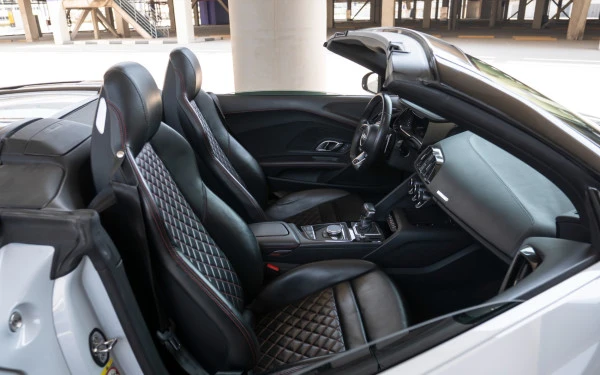 Audi R8 Spyder (Bianca), 2024