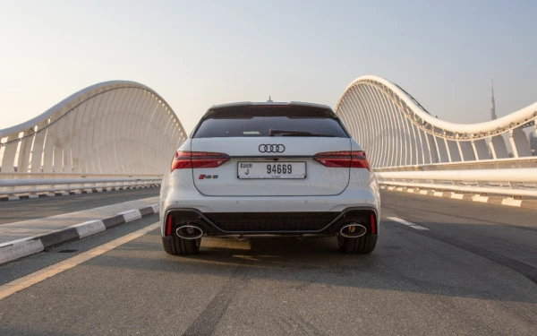 أودي RS6 (أبيض), 2022