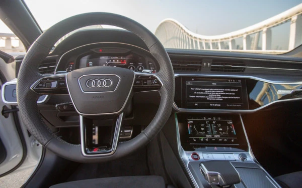 أودي RS6 (أبيض), 2022