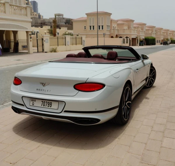 Bentley Continental GTC (Blanco), 2019