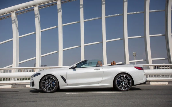 BMW 840i cabrio (White), 2021