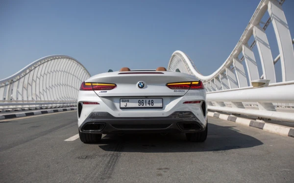 BMW 840i cabrio (White), 2021