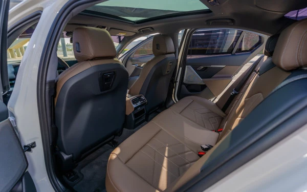 BMW 520i (White), 2024