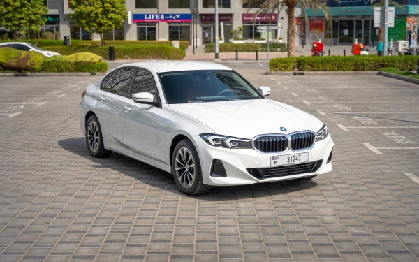 BMW 318i (Weiß), 2025