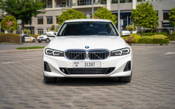BMW 318i (Weiß), 2025