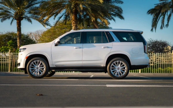 Cadillac Escalade (Bianca), 2021