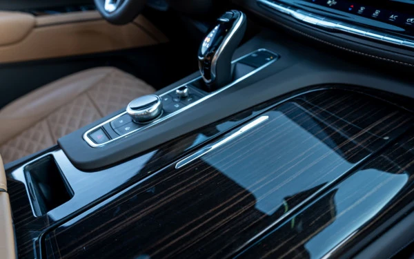 Cadillac Escalade (Bianca), 2021