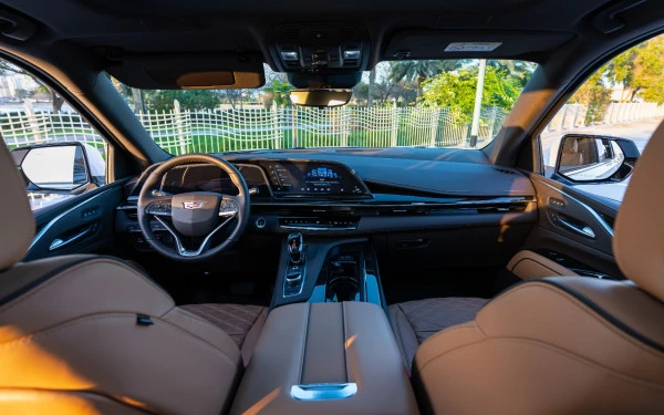 Cadillac Escalade (Bianca), 2021