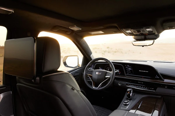 Cadillac Escalade (Bianca), 2023