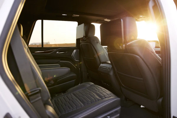 Cadillac Escalade (Bianca), 2023