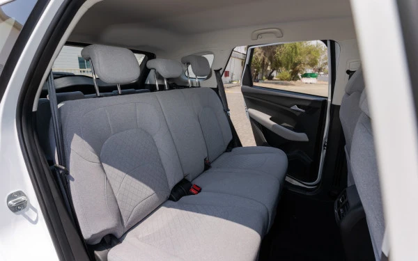 Chevrolet Captiva (White), 2024