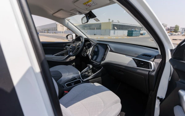 Chevrolet Captiva (White), 2024