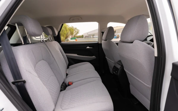 Chevrolet Captiva (White), 2024