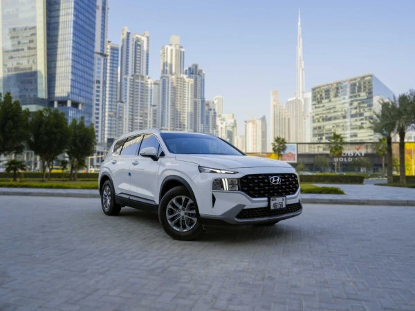 هيونداي سانتا في (أبيض), 2023