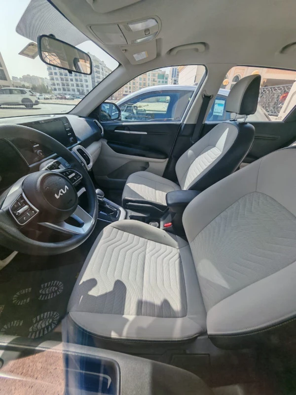 KIA Sonet (White), 2022