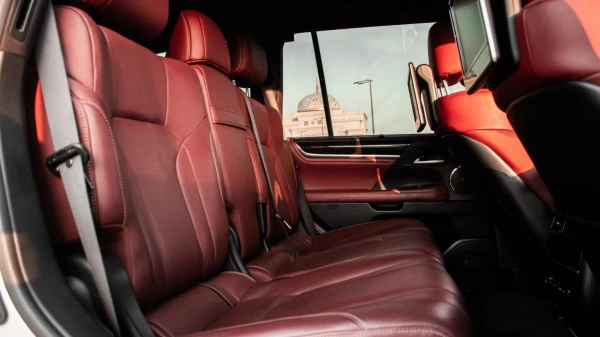 Lexus LX 570 (Bianca), 2021