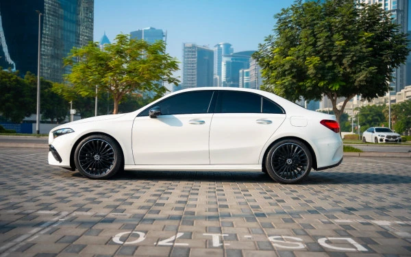 Mercedes A200 (Белый), 2025