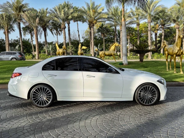Mercedes C200 (Белый), 2022
