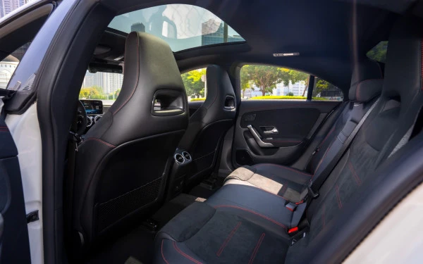 Mercedes CLA200 (Белый), 2025