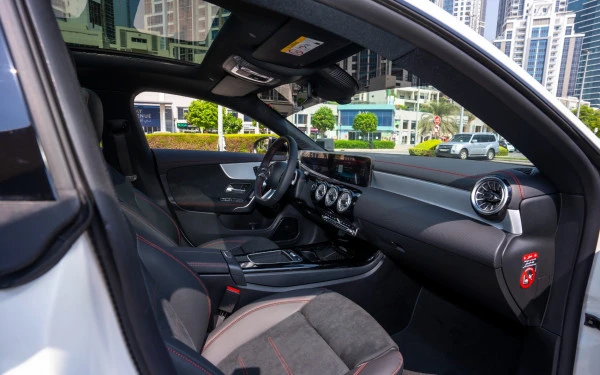 Mercedes CLA200 (Белый), 2025