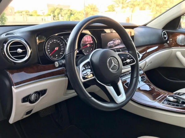 Mercedes E Класс (Белый), 2019