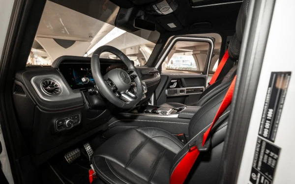 Mercedes G63 AMG (White), 2025