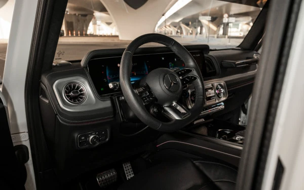 Mercedes G63 AMG (White), 2025
