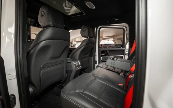 Mercedes G63 AMG (White), 2025