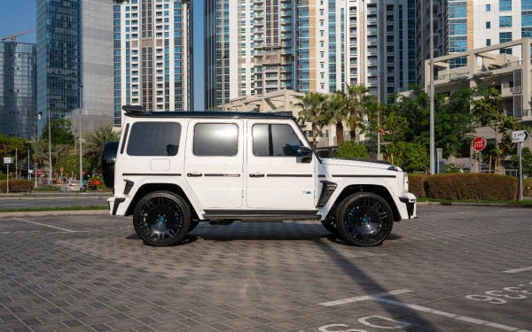 مرسيدس G63 AMG (أبيض), 2025