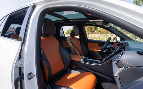 Mercedes GLC 200 SUV (Белый), 2024