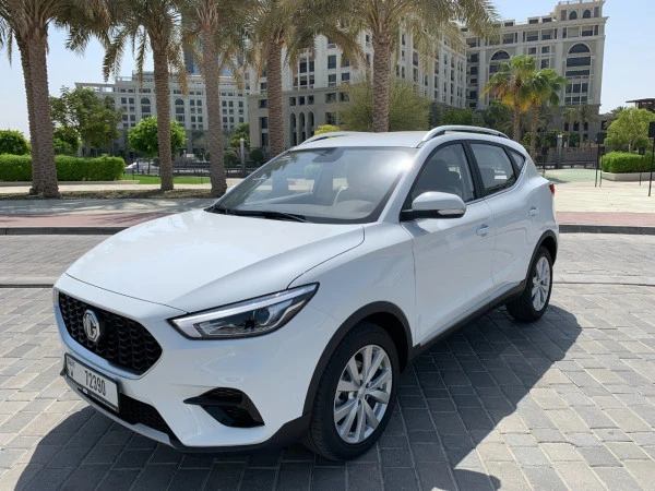 إم جي ZS (أبيض), 2025