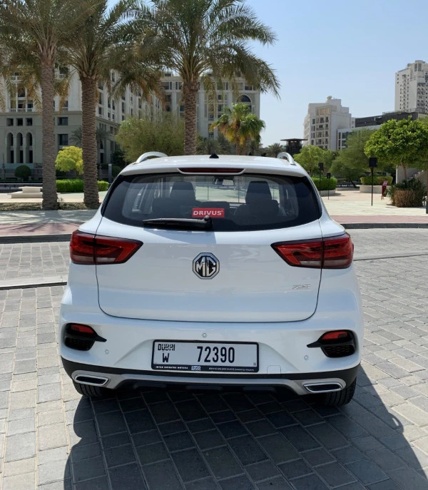 إم جي ZS (أبيض), 2025