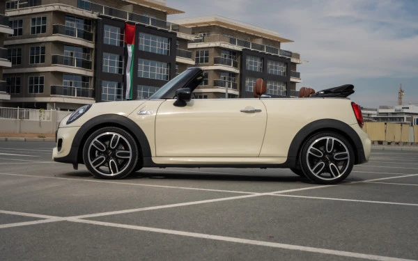 Mini Cooper S cabrio (White), 2020
