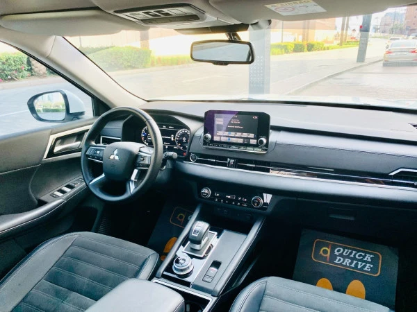 Mitsubishi Outlander (Белый), 2024