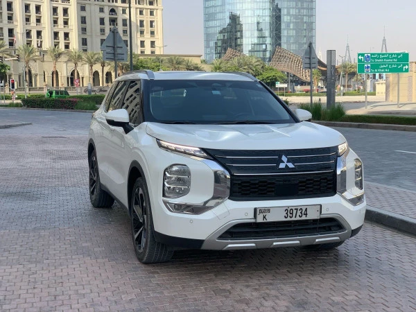 Mitsubishi Outlander (Белый), 2024