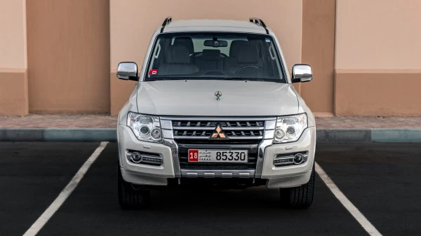 Mitsubishi Pajero (White), 2022