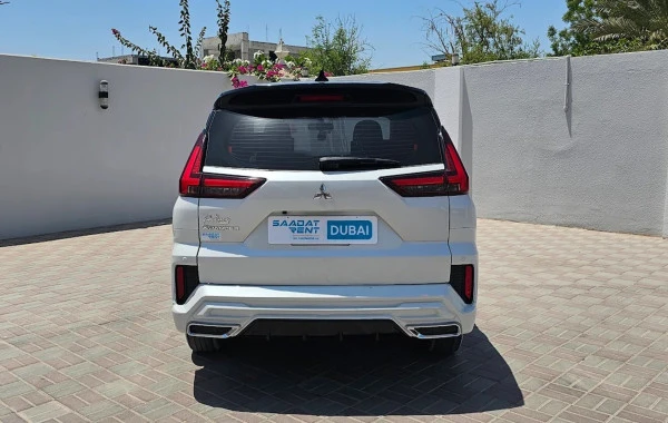 Mitsubishi Xpander (Blanco), 2024