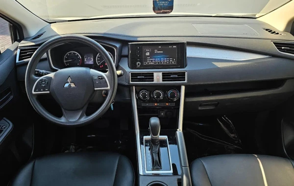 Mitsubishi Xpander (Blanco), 2024