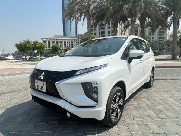 Mitsubishi Xpander (Blanc), 2025