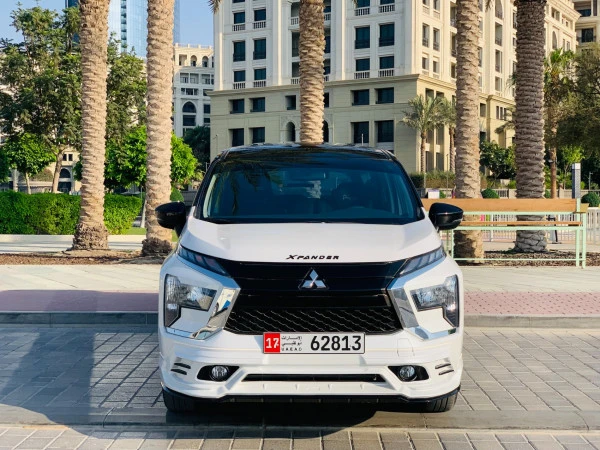 Mitsubishi Xpander (White), 2025