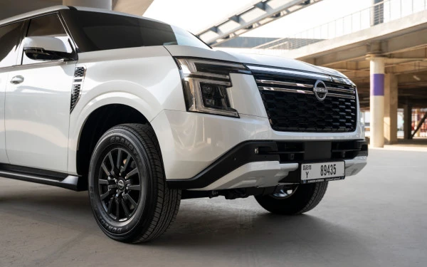 Nissan Patrol Platinum V6 (Blanc), 2026