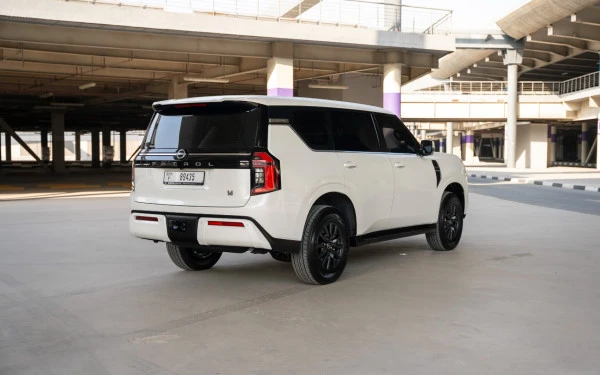 Nissan Patrol Platinum V6 (Blanc), 2026