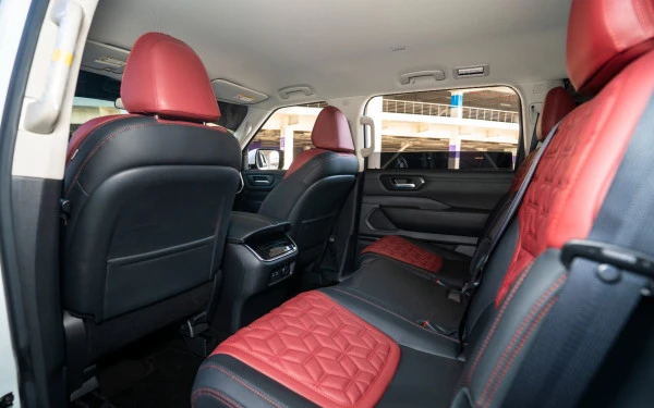 Nissan Patrol Platinum V6 (Blanc), 2026