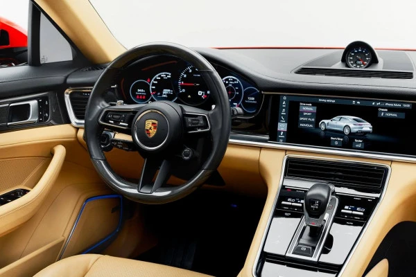 Porsche Panamera (Red), 2021